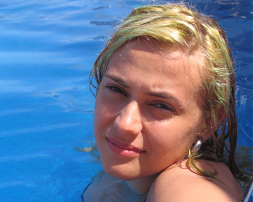 Na het zwemmen of baden krijg ik groen haar?